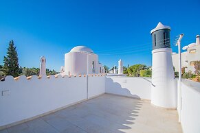 99 ADM Casa Mendes Fabulous Townhouse With Share