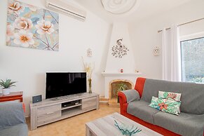 99 ADM Casa Mendes Fabulous Townhouse With Share