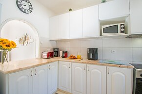 99 ADM Casa Mendes Fabulous Townhouse With Share
