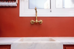 Ruby's Urban Residence Koukaki