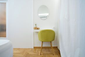 Ruby's Urban Residence Koukaki