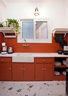 Ruby's Urban Residence Koukaki