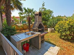 Holiday Home With Barbecue in Medulin