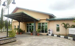 FIVE TWO ZERO HOTELS