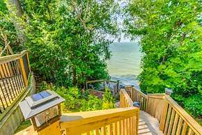 Waterfront 4BR Cottage Boat Deck BBQ