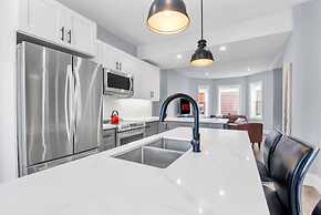 Tranquil 2BR Triplex in the Heart of Shelburne