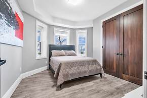 Tranquil 2BR Triplex in the Heart of Shelburne
