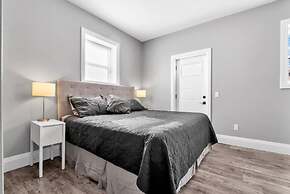 Tranquil 2BR Triplex in the Heart of Shelburne