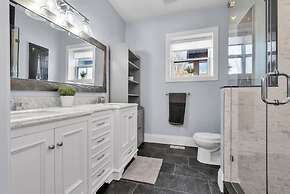 Tranquil 2BR Triplex in the Heart of Shelburne