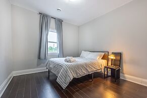 Serenity by the Falls Modern 2 Bedroom Hideaway