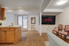 Comfortable Whitby 2 Bedroom Lower Suite