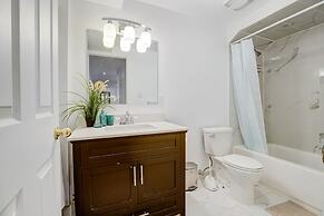 Comfortable Whitby 2 Bedroom Lower Suite