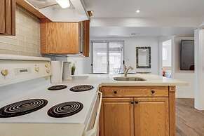 Comfortable Whitby 2 Bedroom Lower Suite