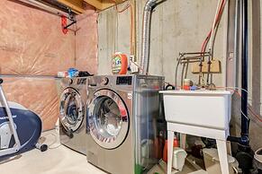 Brampton Retreat Quiet 2BR Residential Area