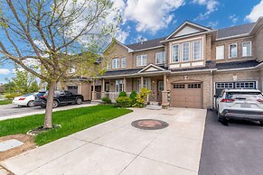 Brampton Retreat Quiet 2BR Residential Area