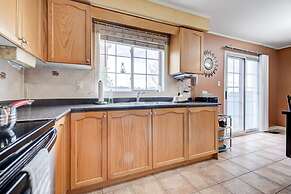 Brampton Retreat Quiet 2BR Residential Area