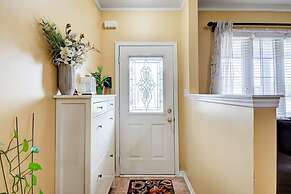 Brampton Retreat Quiet 2BR Residential Area