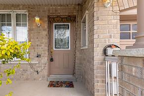 Brampton Retreat Quiet 2BR Residential Area