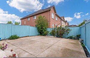 Brampton Retreat Quiet 2BR Residential Area