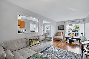 Spacious Whitby Haven 3BR Home Parking