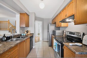 Spacious Whitby Haven 3BR Home Parking