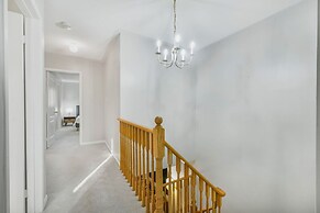 Spacious Whitby Haven 3BR Home Parking