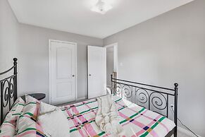 Spacious Whitby Haven 3BR Home Parking