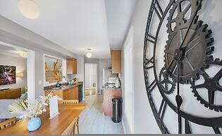 Spacious Whitby Haven 3BR Home Parking