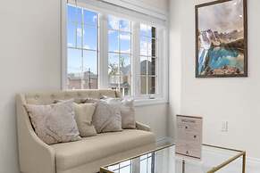 Chic 2BR House Newly Renovated Central Spot