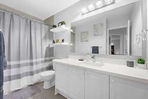 Chic 2BR House Newly Renovated Central Spot
