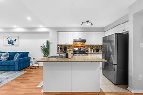 Chic 2BR House Newly Renovated Central Spot