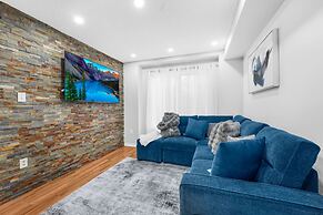 Chic 2BR House Newly Renovated Central Spot