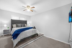 Chic 2BR House Newly Renovated Central Spot