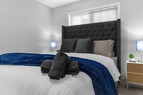 Chic 2BR House Newly Renovated Central Spot
