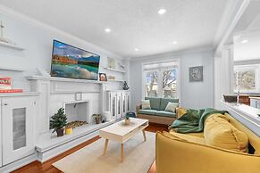 Stylish 3BR Whitby Home in Prime Location