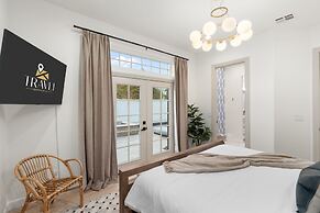 The Casa Del Sol Experience - Old Town Villa