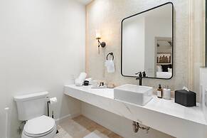 The Casa Del Sol Experience - Old Town Villa