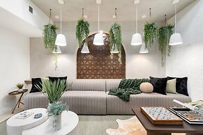 The Casa Del Sol Experience - Old Town Villa