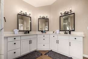 Solstice on Summit Retreat Pool Putt Grn Sleeps 10