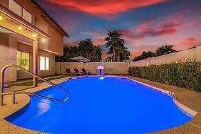 Solstice on Summit Retreat Pool Putt Grn Sleeps 10