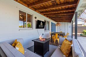 Desert Diamond Oasis Private Pool Bar Games
