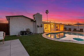 The Melrose ASU Pool Workspace Firepit