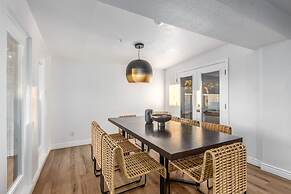 8BR Villa Heated Pool Putt Grn Billiards Sleeps 18