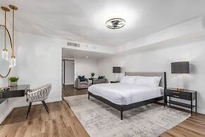 8BR Villa Heated Pool Putt Grn Billiards Sleeps 18