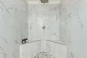 8BR Villa Heated Pool Putt Grn Billiards Sleeps 18