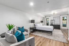 8BR Villa Heated Pool Putt Grn Billiards Sleeps 18