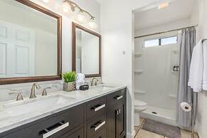 8BR Villa Heated Pool Putt Grn Billiards Sleeps 18