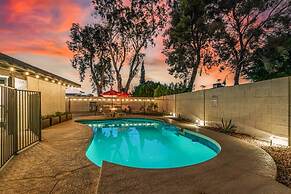 8BR Villa Heated Pool Putt Grn Billiards Sleeps 18