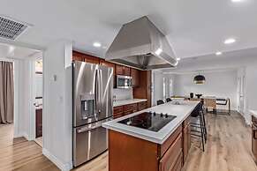 8BR Villa Heated Pool Putt Grn Billiards Sleeps 18