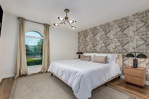 8BR Villa Heated Pool Putt Grn Billiards Sleeps 18